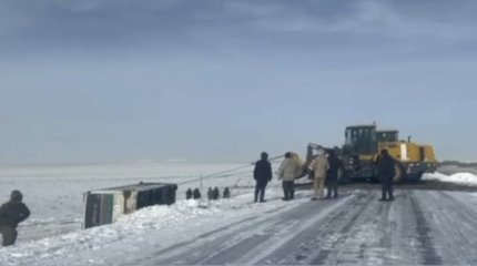 Автобус с пассажирами слетел в кювет в области Абай