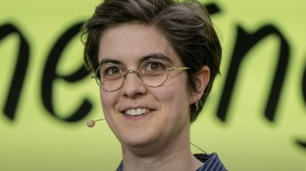 Дәулетті отбасыда дүниеге келген әйел тосын мәлімдеме жасады