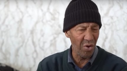"Әйелімді еркектерге сатады": ер адам өзінен 24 жас кіші жары мен балаларынан айырылып қалғанын айтты
