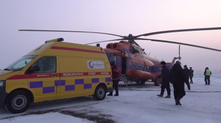 Жительницу Восточного Казахстана пришлось спасать на вертолёте из заметённого снегом села