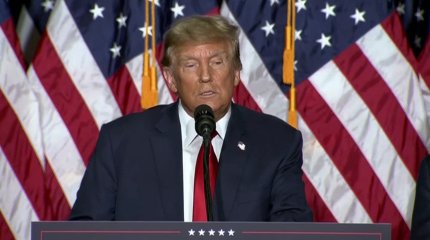 Один из самых одиозных политиков США Дональд Трамп одержал победу на кокусах в штате Айова