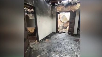 Сотрудники полиции помогают многодетной семье восстановить дом после пожара в Актобе