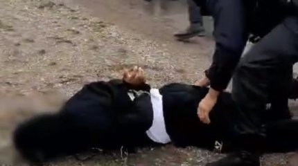 Требовал деньги и забрал BMW: туркестанца задержали за вымогательство