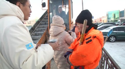 Қарағандыда “Жастар рухы” Жастар қанатының белсенділері коммуналдық қызметкерлерді шайға шақырды