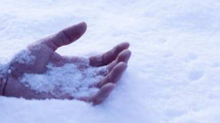 Актюбинку задавили и оставили умирать у порога больницы