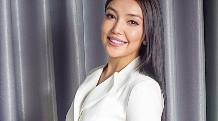 "Енді қайталамаймын": Танымал актриса әлеуметтік желідегі видеосы үшін жазаланды