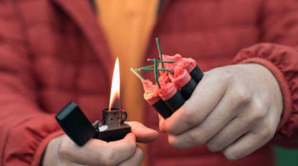 Взрослый и двое детей пострадали от петард в новогоднюю ночь в Мангистау