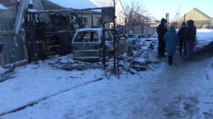 Оралдық көпбалалы отбасының үйі өртеніп, далада қалды