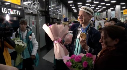 Победителя зимних юношеских олимпийских игр встретили в Алматы