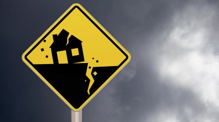 10 правил поведения при землетрясении напомнили в МЧС