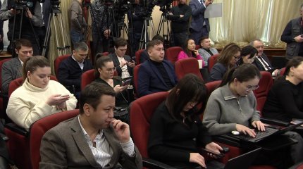 "Разрушенное" общежитие, толчки "в 13 баллов": какие фейки разлетелись о землетрясении