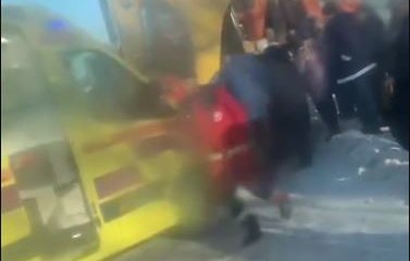 Женщина с двумя детьми попала под трактор в Уральске