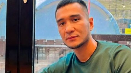 Атырауда сот залында судьяға маймыл туралы сұрақ қойған блогер қамалды