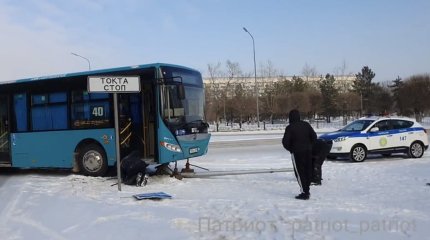 Водитель автобуса устроил ДТП в Караганде