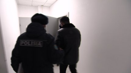 Пьяный муж выгнал жену с детьми на улицу в Жамбылской области