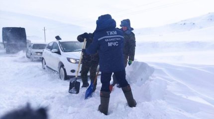 11 человек спасли из снежного плена полицейские Восточно-Казахстанской области