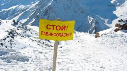 Желтый уровень опасности объявили на горах Восточного Казахстана из-за лавин