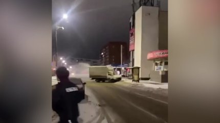 Пьяный павлодарец снёс автобусную остановку на угнанном авто