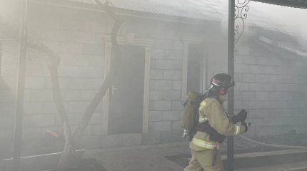 Мужчина погиб, младенец в реанимации после взрыва газа в Атырау