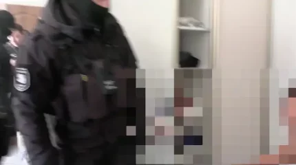 Жезөкшелікпен айналысуға мәжбүрлеген