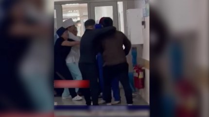 «Ақ халатты жандарды арнайы қызмет көрсететін өкіл ретінде заңмен қорғау керек», - депутат