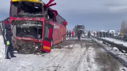 Жамбылда жол апатынан жарақат алған 4 адам жансақтау бөлімінде жатыр