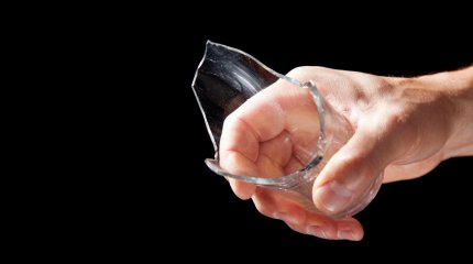 Житель Мангистау убил отца стеклянным стаканом