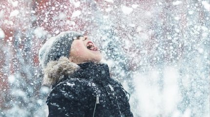 О снежных и морозных выходных предупредили казахстанцев