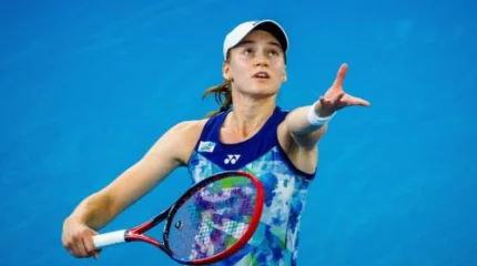 Рыбакина уверенно победила давнюю соперницу на турнире в Австралии