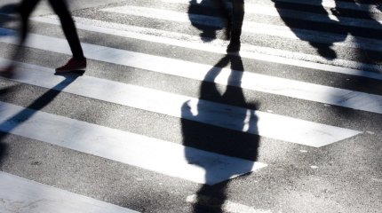 Байконурец сбил двух пешеходов на "зебре"