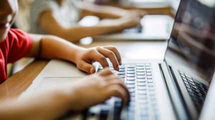 Астаналық мектеп оқушылары қашықтықтан оқытуға жіберілді