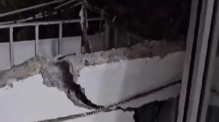 Астанада ішінде адам болған 5-қабаттағы балкон опырылып түсті