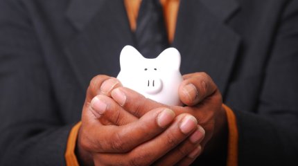 Двум знакам зодиака звезды рекомендуют быть осторожными с финансами во вторник, 1 октября