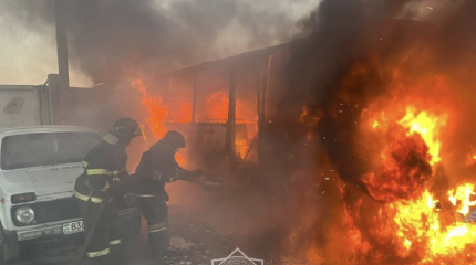 Оралда автобус өртеніп, жүргізушісі ауруханаға жеткізілді