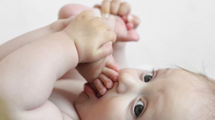 Около 8 тысяч детей родились в рамках программы «Аңсаған сәби»