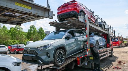 Ввезенные по «казахстанской схеме» иномарки массово изымают у россиян