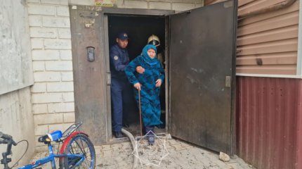 Пожар вспыхнул в подвале многоэтажки Шымкента