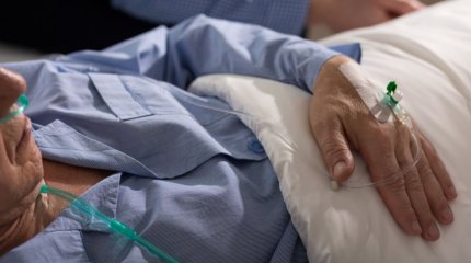 Алаяқтар қарт кісіні ауруханадан ұрлап әкетіп, пәтерін өз аттарына жазып алмақ болған