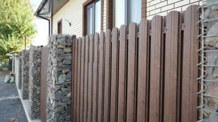 Что такое металлический штакетник и для чего он используется?
