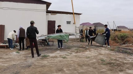 Қызылордалық ерікті жастар қарияларға қолғабыс етті