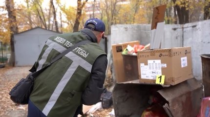 Найденная в горящем мусорном баке в Семее новорожденная малышка скончалась