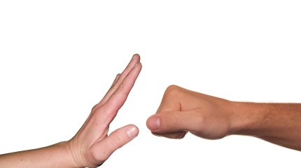 Троих астанчан арестовали за нанесение побоев на почве семейно-бытового конфликта