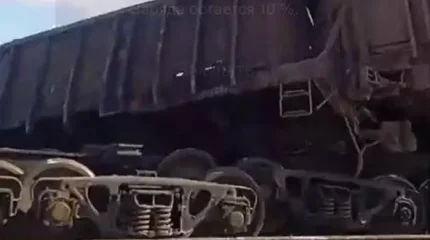 Тепловоз бен локомотив соғысып қалды