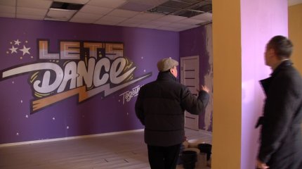 Астанада музыкалық мектептің төбесінен су ағып, қабырғасы сыз тартып тұр