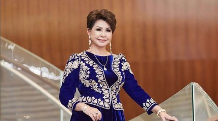 Роза Рымбаева өзін алдаған адамнан 91 млн теңге өндіріп алды