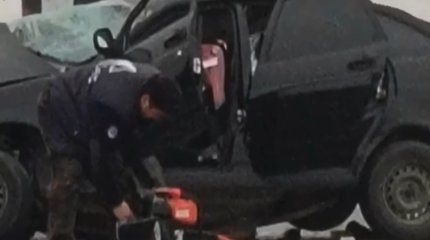 Полицейский погиб в жутком ДТП на трассе в Абайской области