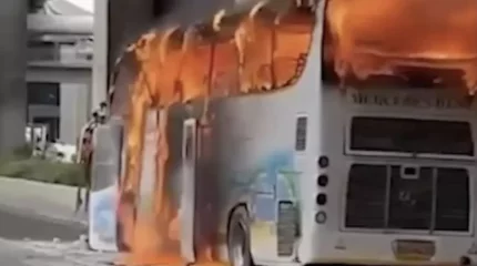 Таиландта автобус өртеніп, 22 оқушы қаза тапты