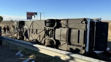 Түркияда жолаушылар автобусы аударылды: қаза тапқандар бар