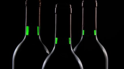 Остановил движение, ударил по капоту, нецензурно выражался: астанчанина арестовали за «выходки» в состоянии опьянения