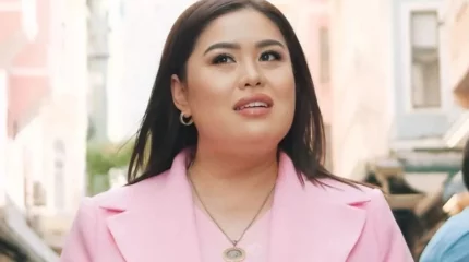 «Екі аяғым екі жаққа кетті». Дариға Бадықова Стамбулда оқыс жағдайға тап болды